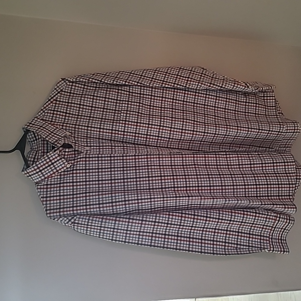 Men's medium JOS.A BANKS  BUTTON DOWN